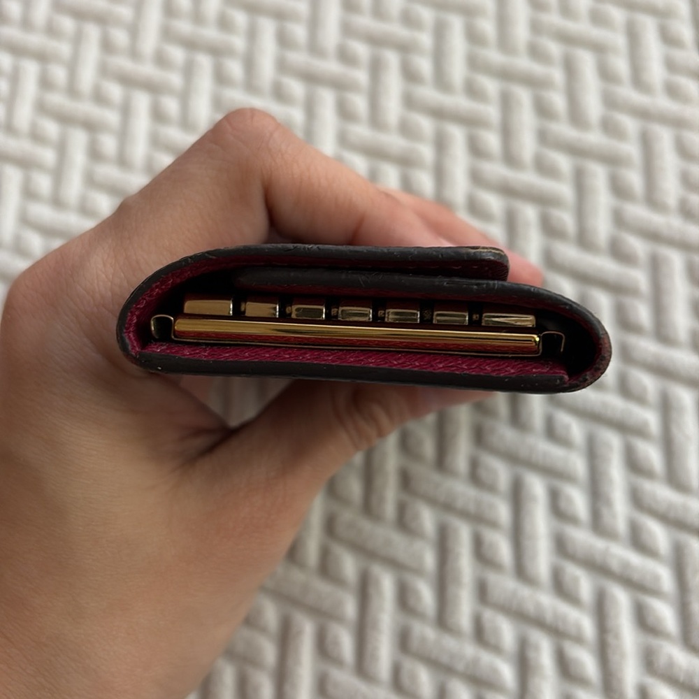 Louis Vuitton 6 Ring Key Holder - Picture 8 of 14